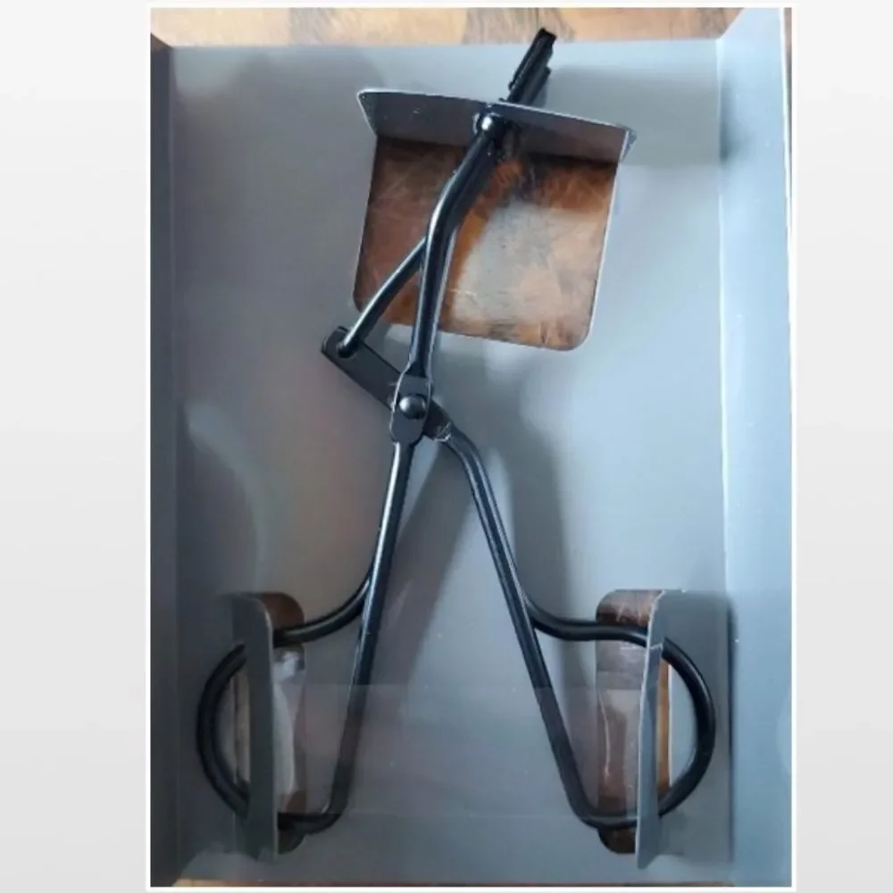 New Daylogic Eyelash Curler Black Professional Make Up Tool Black NWT